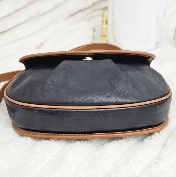 😍BEAUTIFUL 🔥 😍 Authentic Celine Crossbody Bag - Picture 3 of 15